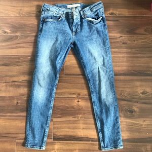 ASOS distressed denim jeans size 28. EUC. Petite.